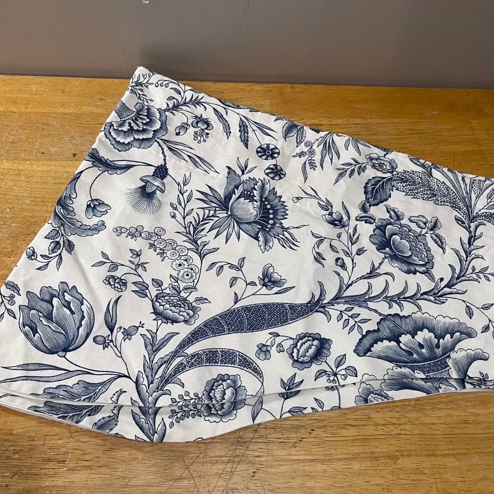 Vtg Blue White Floral Toile Scalloped Valance 100x19 French Country Cottagecore